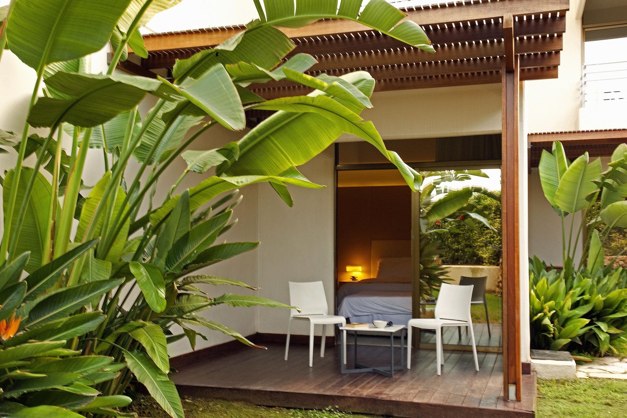 Capo Bay Hotel Protaras Luaran gambar A room at the resort