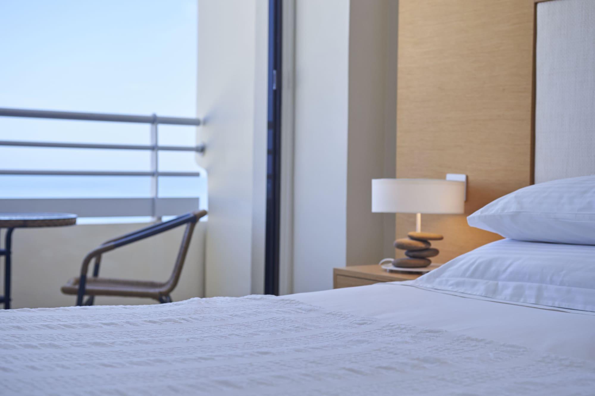 Capo Bay Hotel Protaras Luaran gambar A guest room at the Hilton Athens