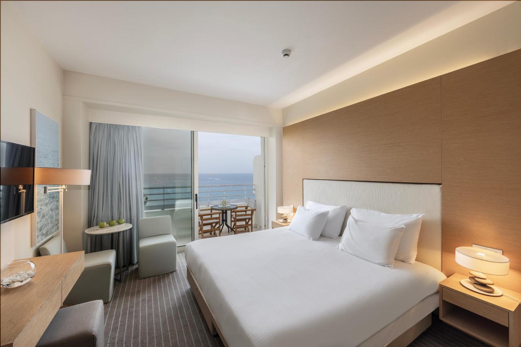 Capo Bay Hotel Protaras Luaran gambar Deluxe Room