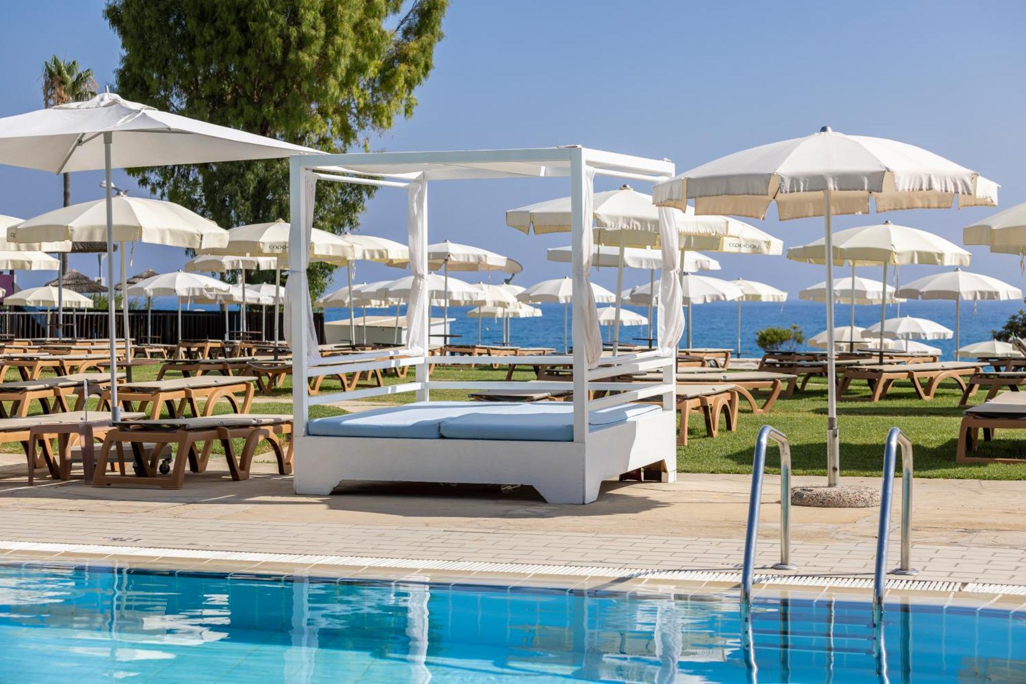 Capo Bay Hotel Protaras Luaran gambar Pool at the Grand Resort